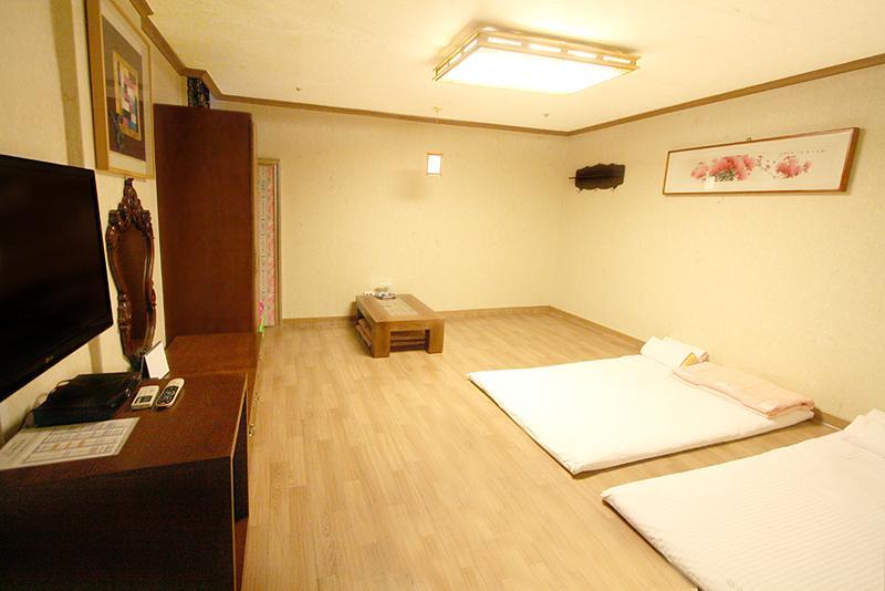 Changwon Olympic Hotel Esterno foto